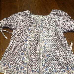 Max Studio Blue and White Patterned Blouse